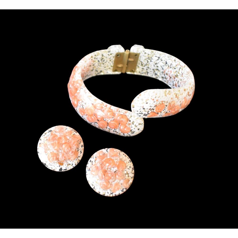 Vintage 50s Lucite Clamper Bracelet and Earrings Set, Confetti and Seashells
